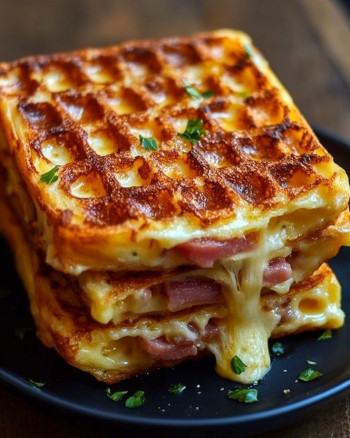 🧂 GAUFRES SALÉES (Savory Waffles)